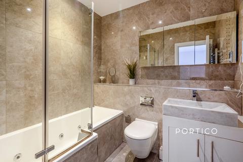 undefined, Farringdon Road, EC1M