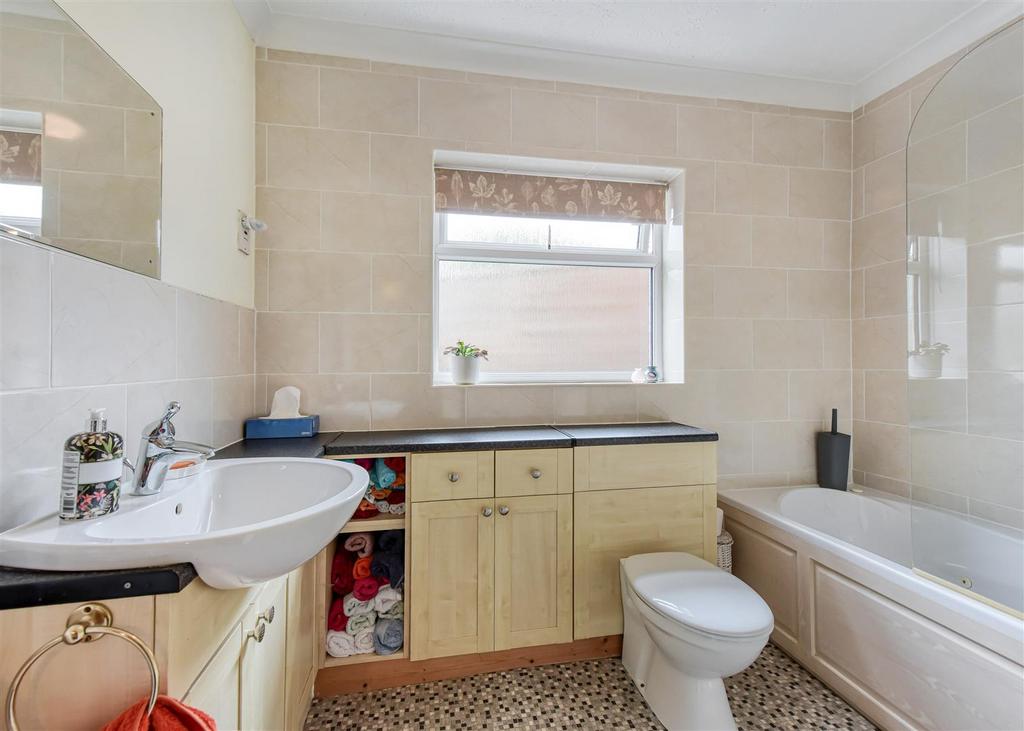 Heatherglades-bathroom.jpg