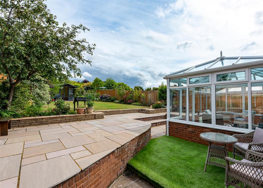 Heatherglades-garden1.jpg