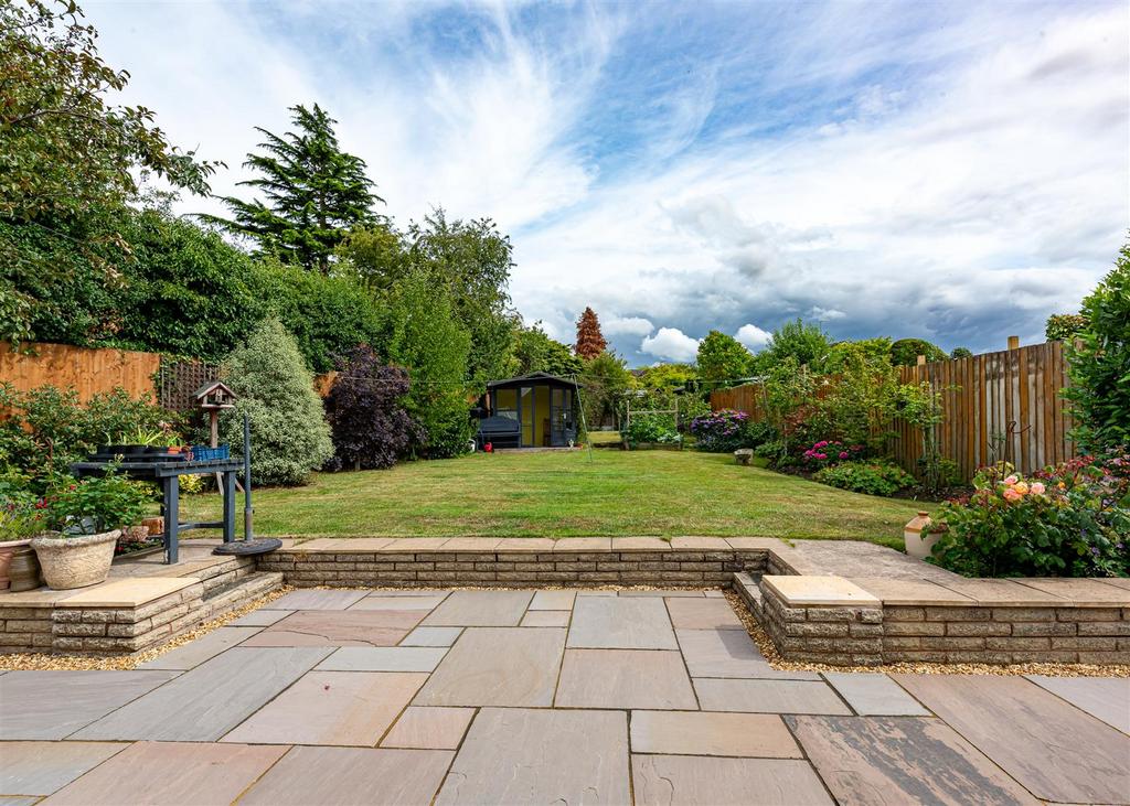 Heatherglades-garden2.jpg