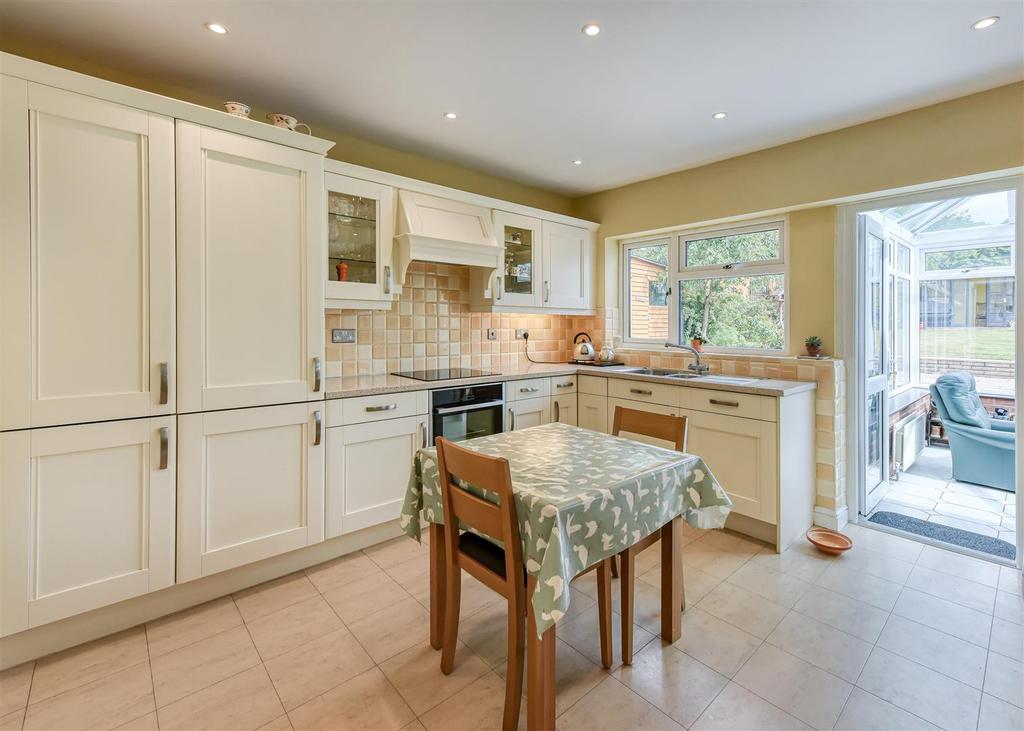 Heatherglades-kitchen1.jpg