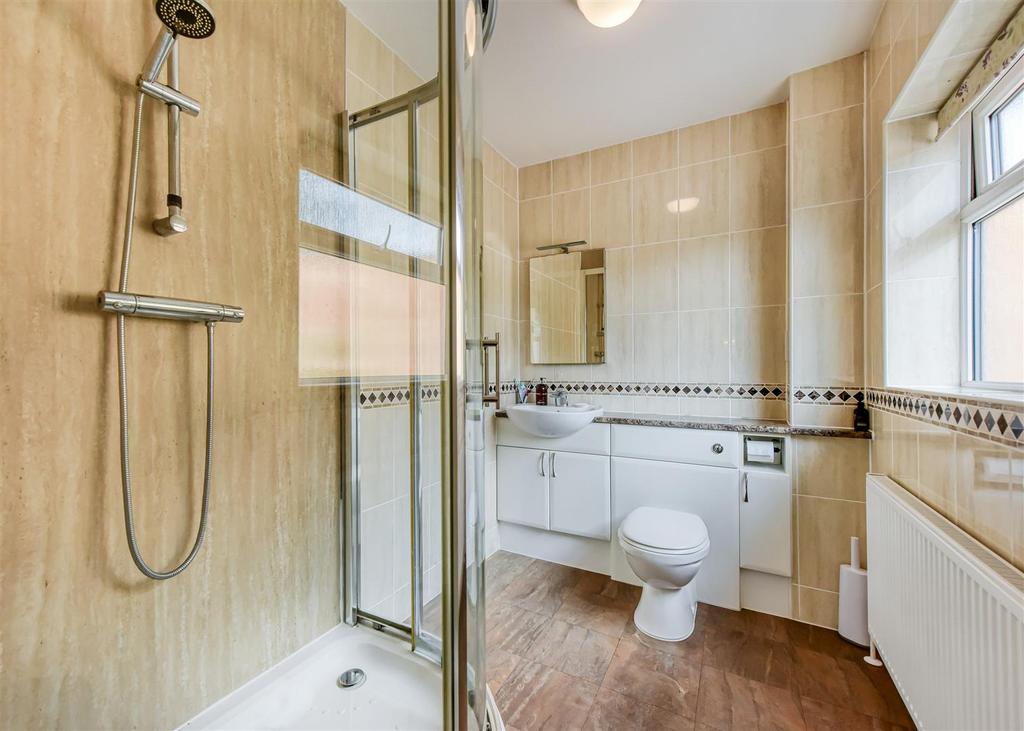 Heatherglades-bed1 ensuite.jpg