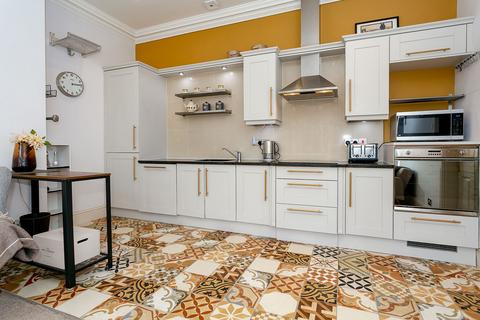 undefined, Roseville Avenue, Harrogate, HG1