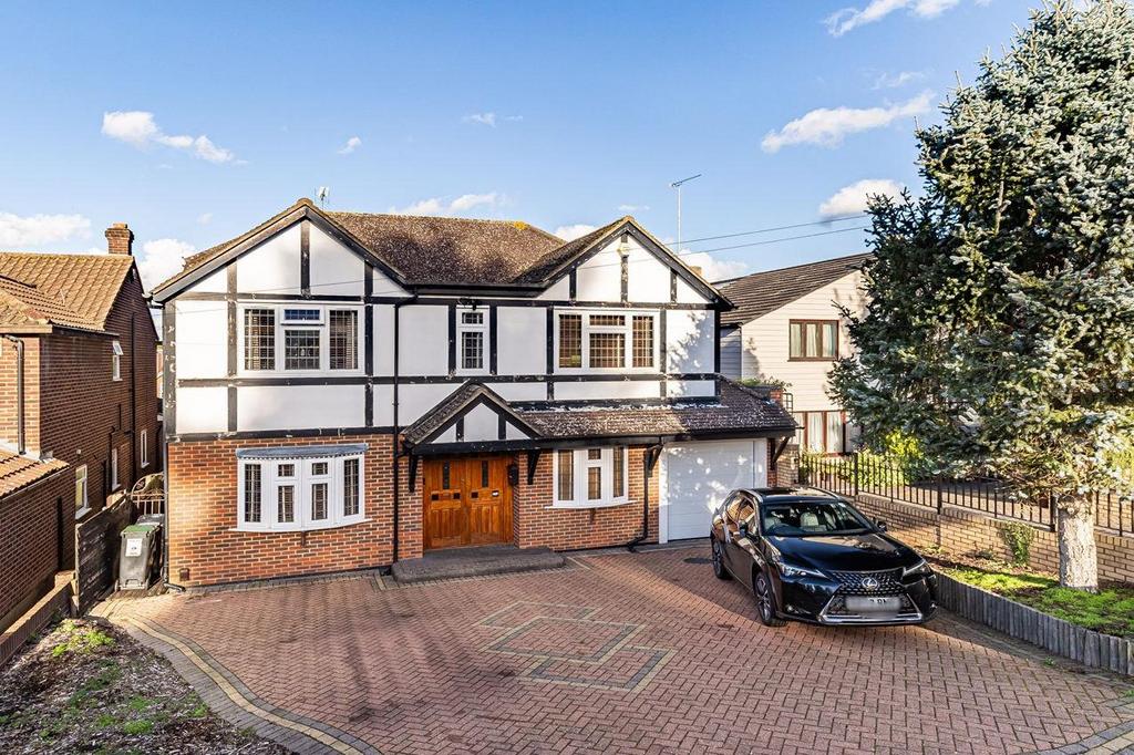Highview Close (29).jpg