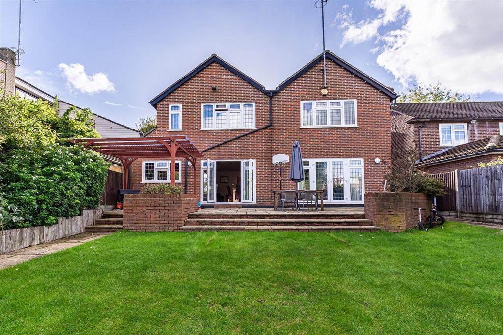 Highview Close (11).jpg