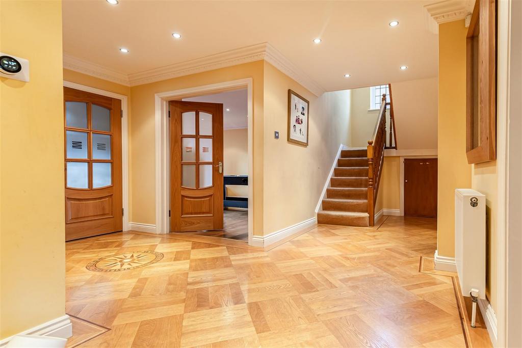 Highview Close (31).jpg