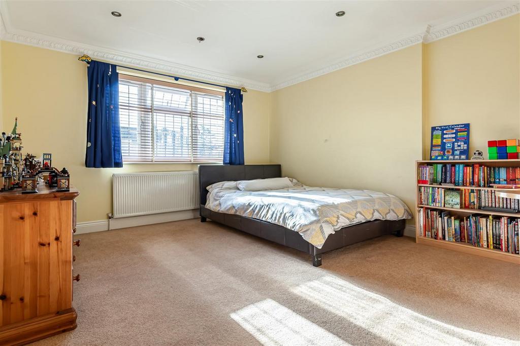 Highview Close (14).jpg