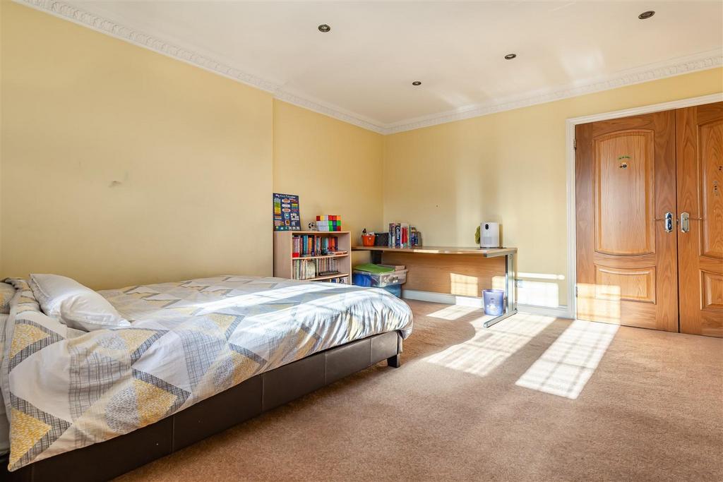 Highview Close (15).jpg