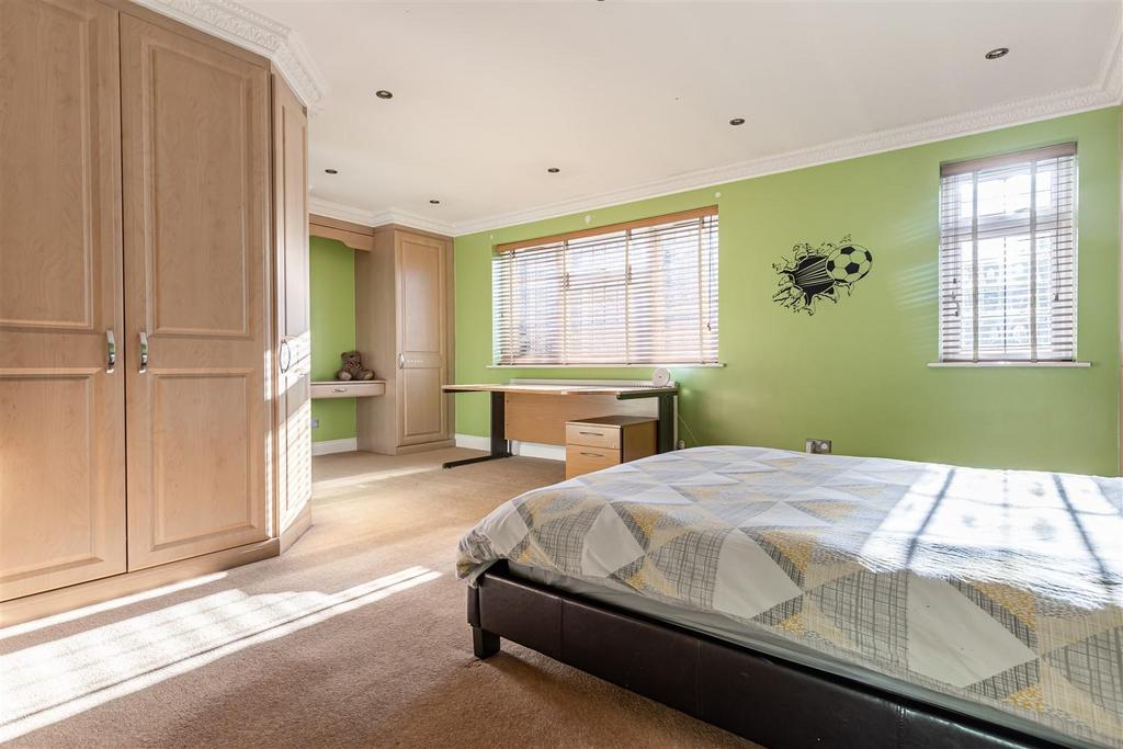 Highview Close (20).jpg