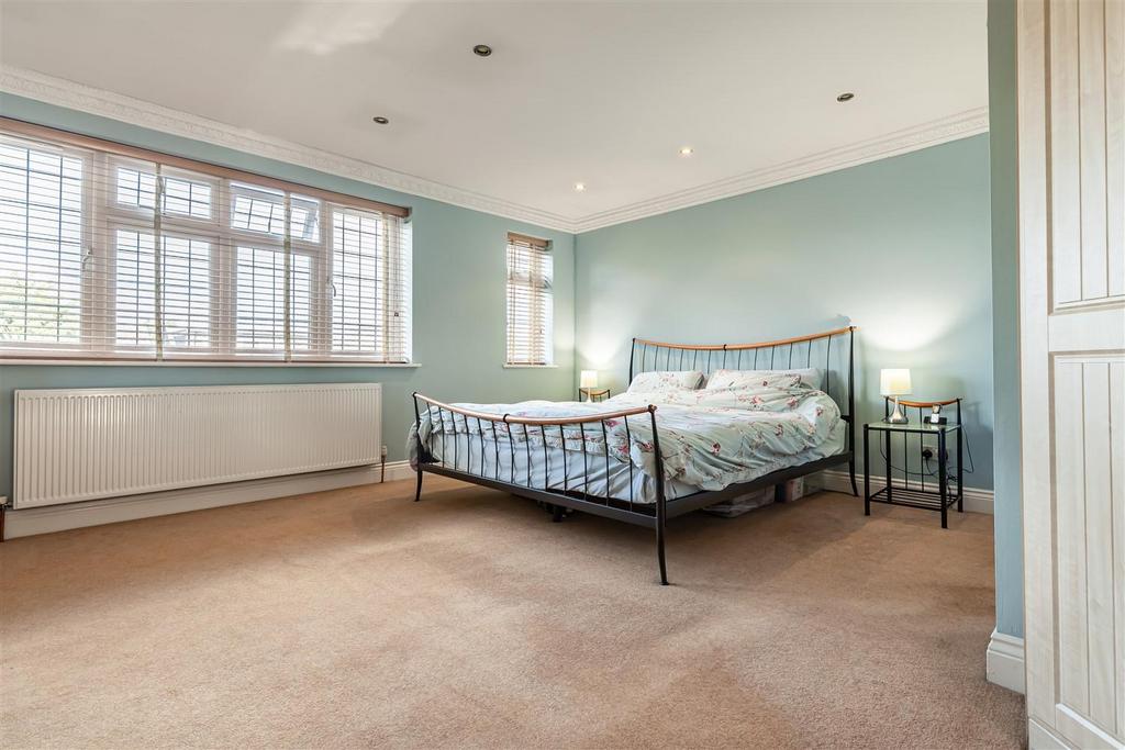 Highview Close (24).jpg