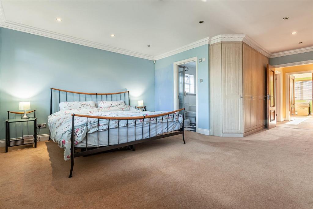 Highview Close (25).jpg