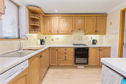 undefined, Akehurst Close, Crawley RH10
