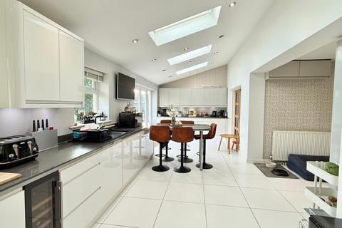 5 bedroom detached house for sale, Seymour Road, Ringwood, BH24 1SG