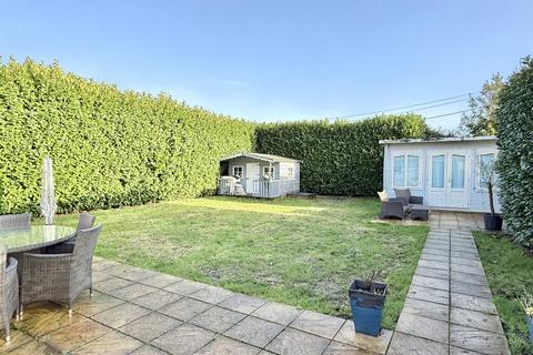 5 bedroom detached house for sale, Seymour Road, Ringwood, BH24 1SG