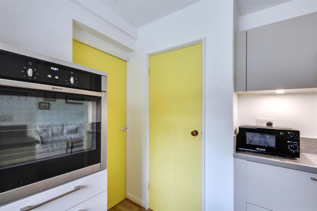 Kitchen 3.jpeg