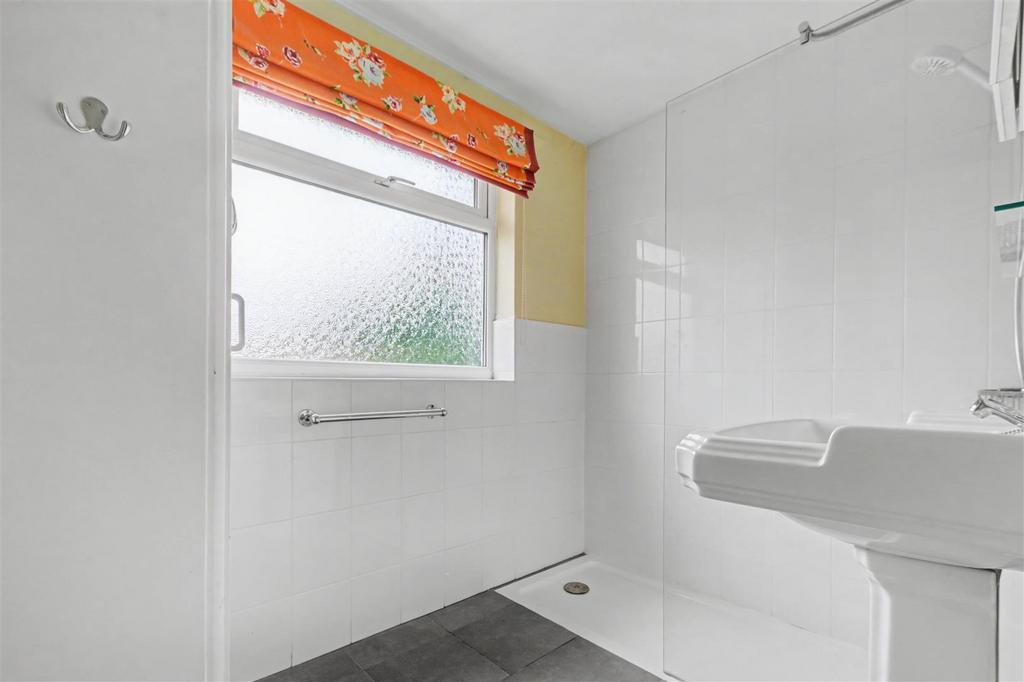 Shower Room 1.jpeg