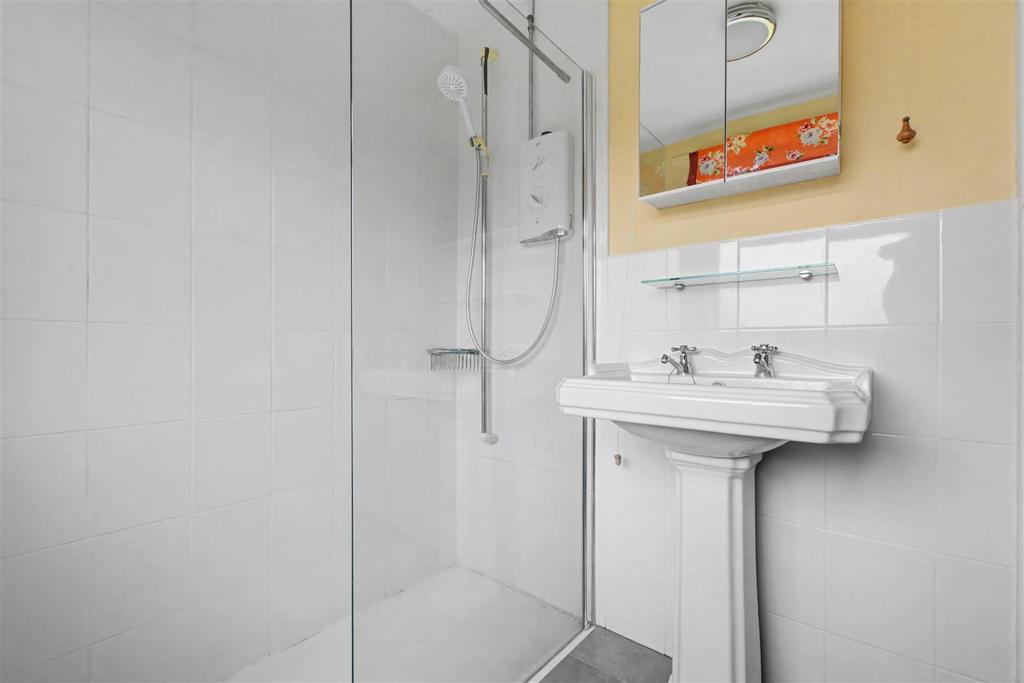 Shower Room 2.jpeg