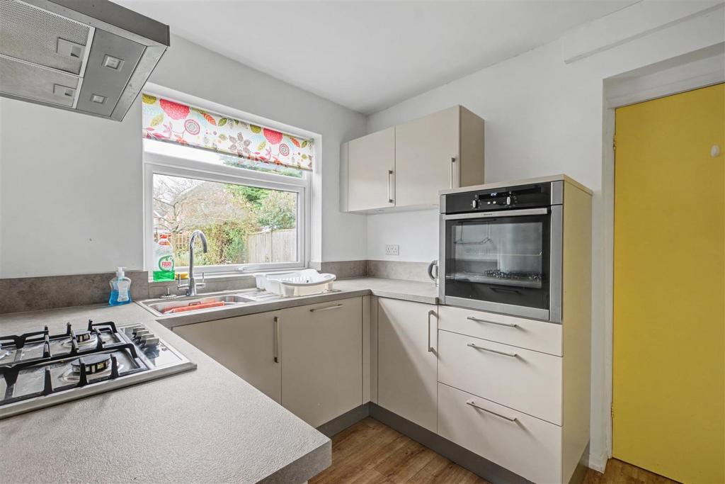 Kitchen 1.jpeg
