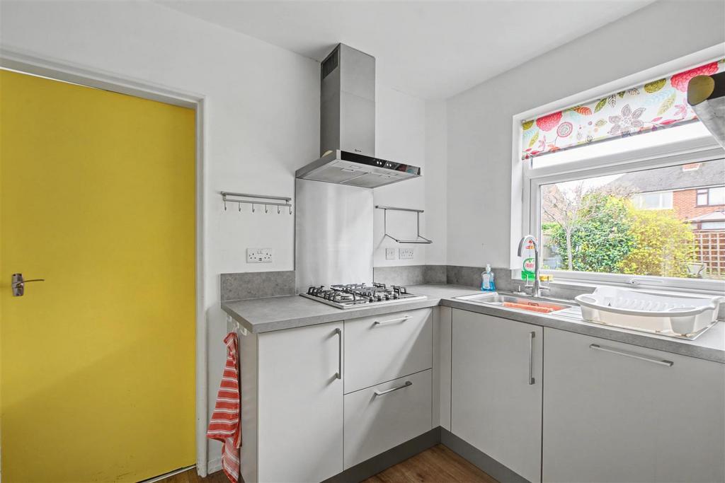 Kitchen 2.jpeg
