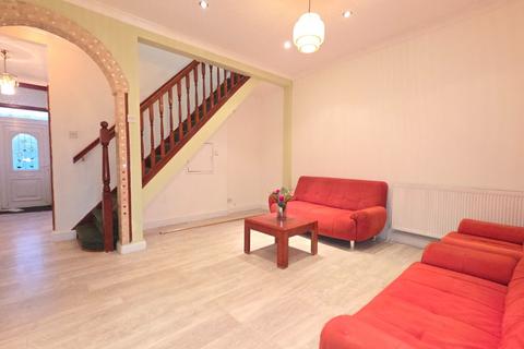 4 bedroom terraced house to rent, Higham Hill Road, London, E17