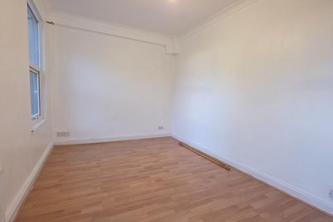 4 bedroom terraced house to rent, Higham Hill Road, London, E17