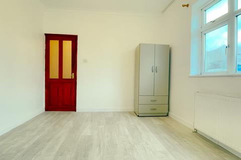 undefined, Higham Hill Road, London, E17