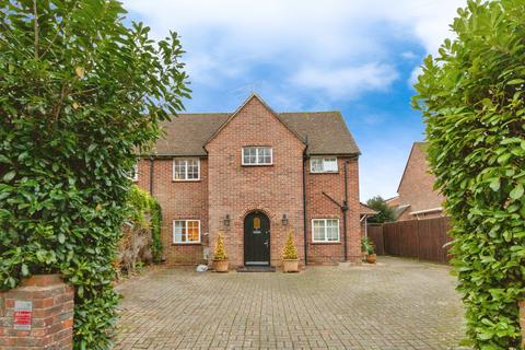 undefined, Shaftesbury Road, Woking, GU24