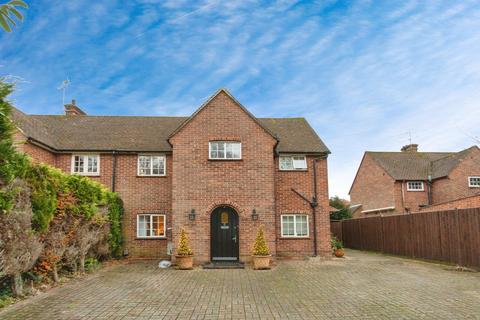 undefined, Shaftesbury Road, Woking, GU24
