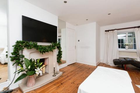 undefined, Shaftesbury Road, Woking, GU24