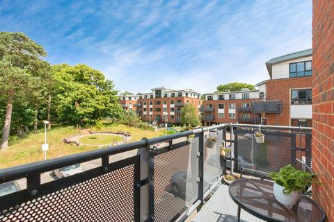 2 bedroom apartment for sale, Wallis Square, Farnborough, GU14