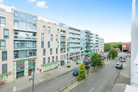 1 bedroom flat for sale, Station Approach, Epsom, KT19