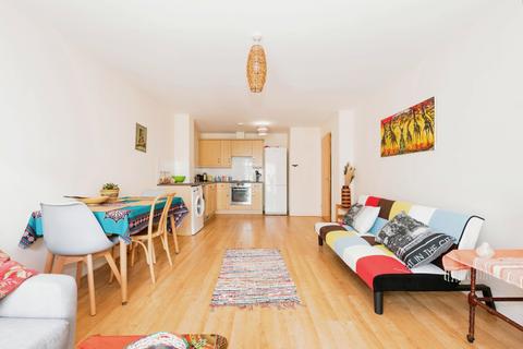 1 bedroom flat for sale, Station Approach, Epsom, KT19