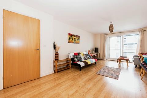 1 bedroom flat for sale, Station Approach, Epsom, KT19