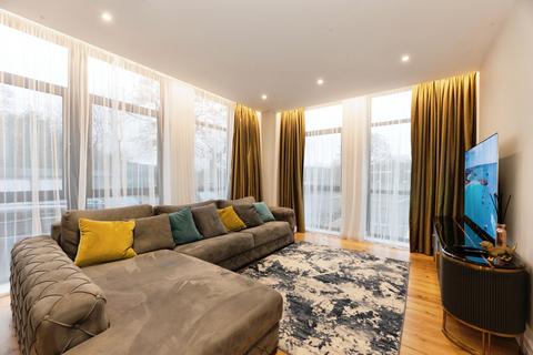 undefined, 4 Littleworth Road, Esher, KT10