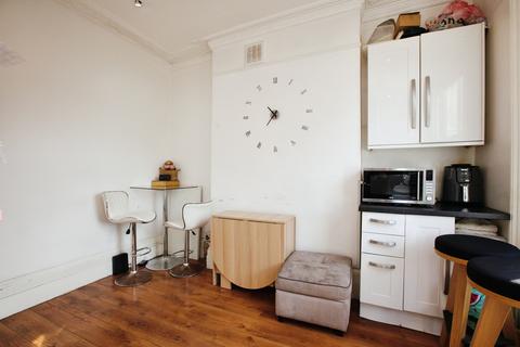 3 bedroom maisonette for sale, St. Pauls Road, London, N1