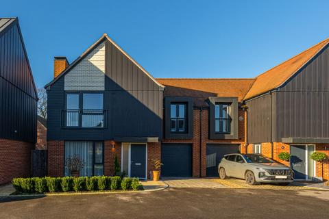 undefined, Stillwater Close, Cranleigh, GU6