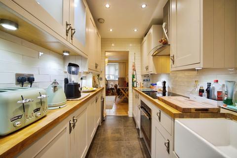 1 bedroom ground floor maisonette for sale, Crawford Gardens, London, N13