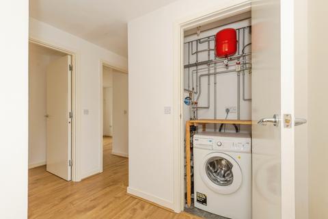 2 bedroom flat for sale, Revere Way, Epsom, KT19
