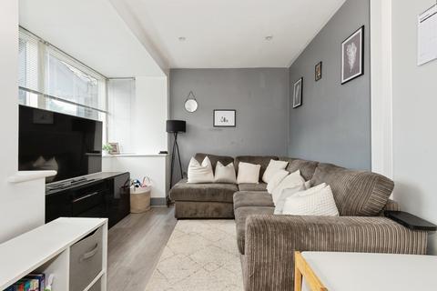 Challenge Court, Leatherhead, KT22