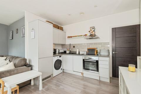 1 bedroom apartment for sale, Challenge Court, Leatherhead, KT22