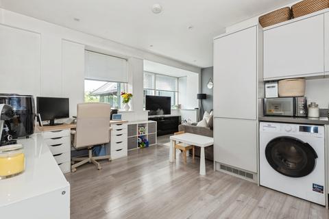 1 bedroom apartment for sale, Challenge Court, Leatherhead, KT22