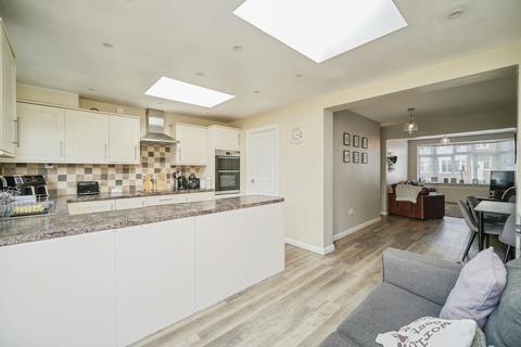 3 bedroom semi-detached house for sale, Cottimore Avenue, Walton-on-Thames, KT12
