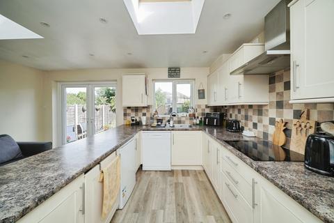 3 bedroom semi-detached house for sale, Cottimore Avenue, Walton-on-Thames, KT12