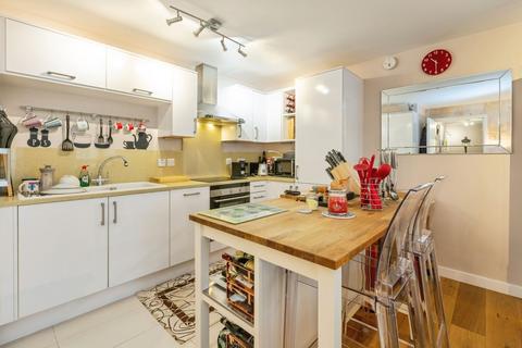 2 bedroom flat for sale, Carronade Court, Islington, N7