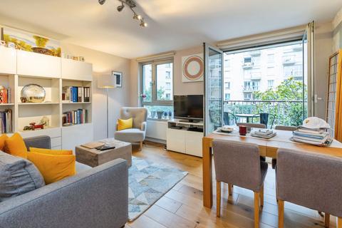 2 bedroom flat for sale, Carronade Court, Islington, N7