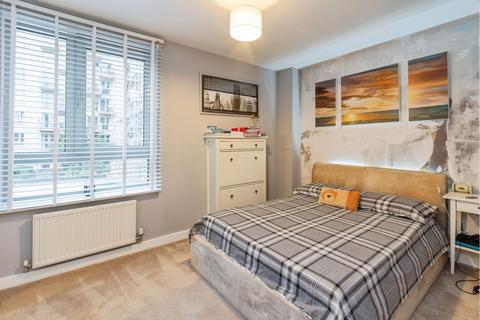 2 bedroom flat for sale, Carronade Court, Islington, N7