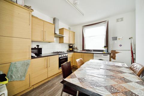 2 bedroom flat for sale, Cranleigh Road, London, N15