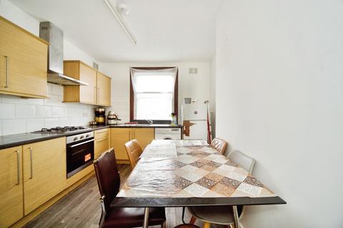 2 bedroom flat for sale, Cranleigh Road, London, N15
