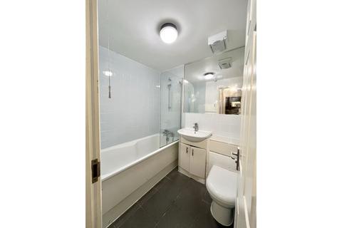 1 bedroom apartment for sale, 3 Hanbury Drive, London, N21