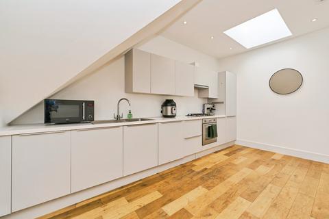 undefined, 125 Richmond Road, Kingston upon Thames, KT2